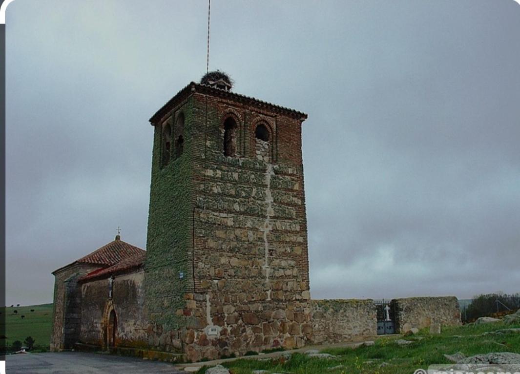La Fortaleza De Bernuy מראה חיצוני תמונה